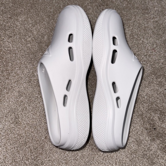 Prada - Mellow triangle logo mules - Picture 4 of 5